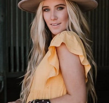 4 Ways to Style a Wide Brim Hat for Spring