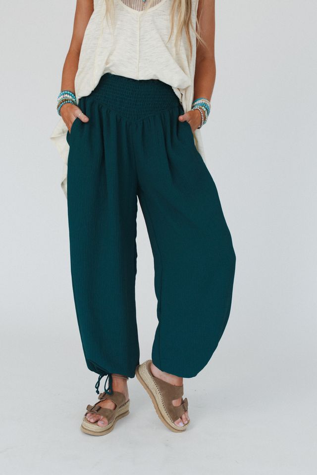 The Nest Oceana Cinched Pants - Hunter Green