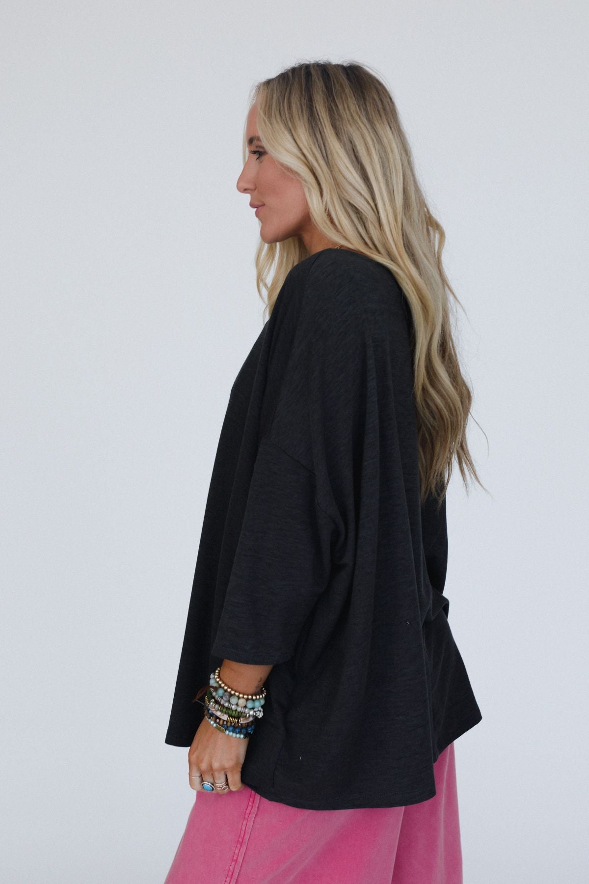 The Nest Sunday Stroll Oversized Tee - Black