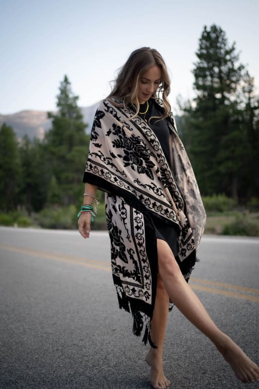 Crushin' On You Velvet Kimono - Black  |  Kimonos  - Three Bird Nest