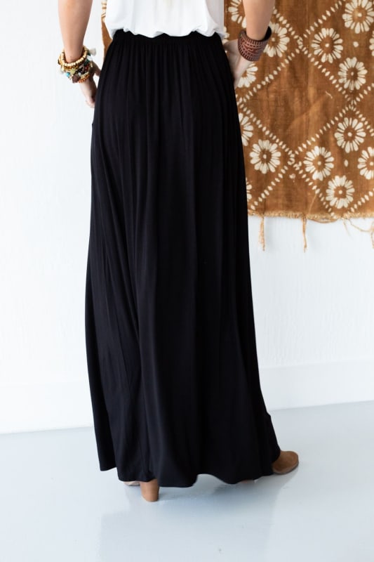 3BN Pocketed Maxi Skirt - Black  |  CORE  - Three Bird Nest